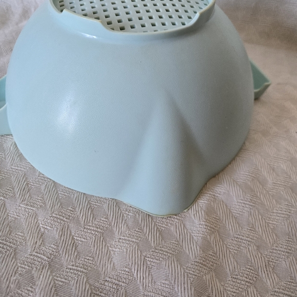 Tupperware Large Strainer - Picture 8 of 13
